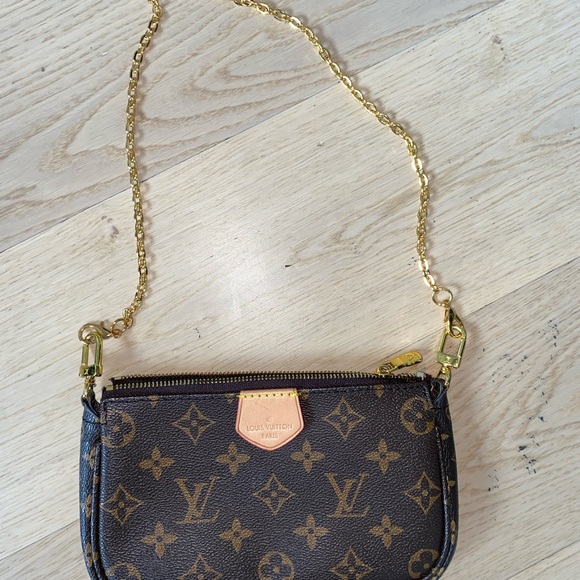 Louis Vuitton barely used purse! Great condition + comes with dust bag - Picture 5 of 5